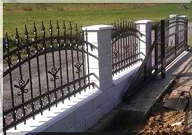 Montáž kovaných plotů