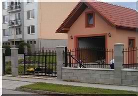 Montáž kovaných plotů